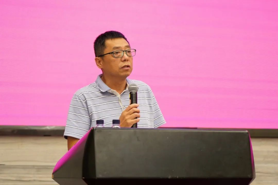 领导.jpg 图片关键词