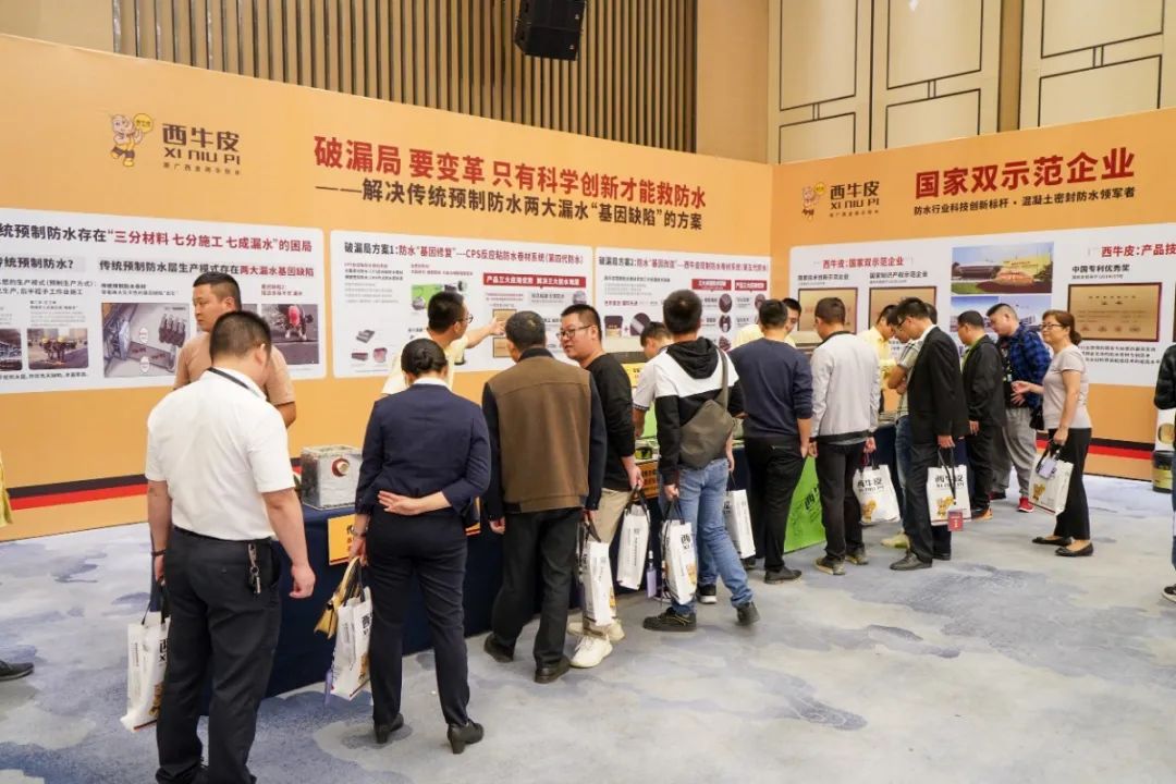 观摩.jpg 图片关键词