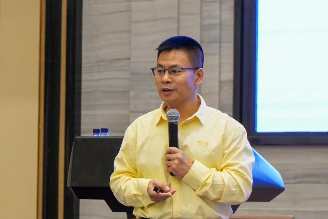 伍总.jpg 图片关键词