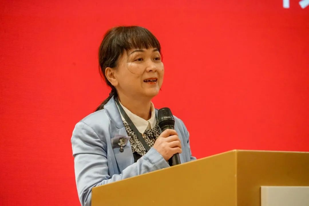 陕西省土木建筑学会秘书长 易凤华 出席会议并致辞.jpg 图片关键词