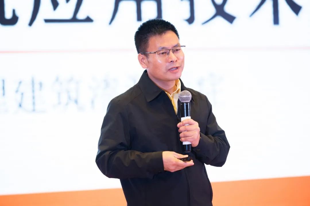 伍盛江.jpg 图片关键词