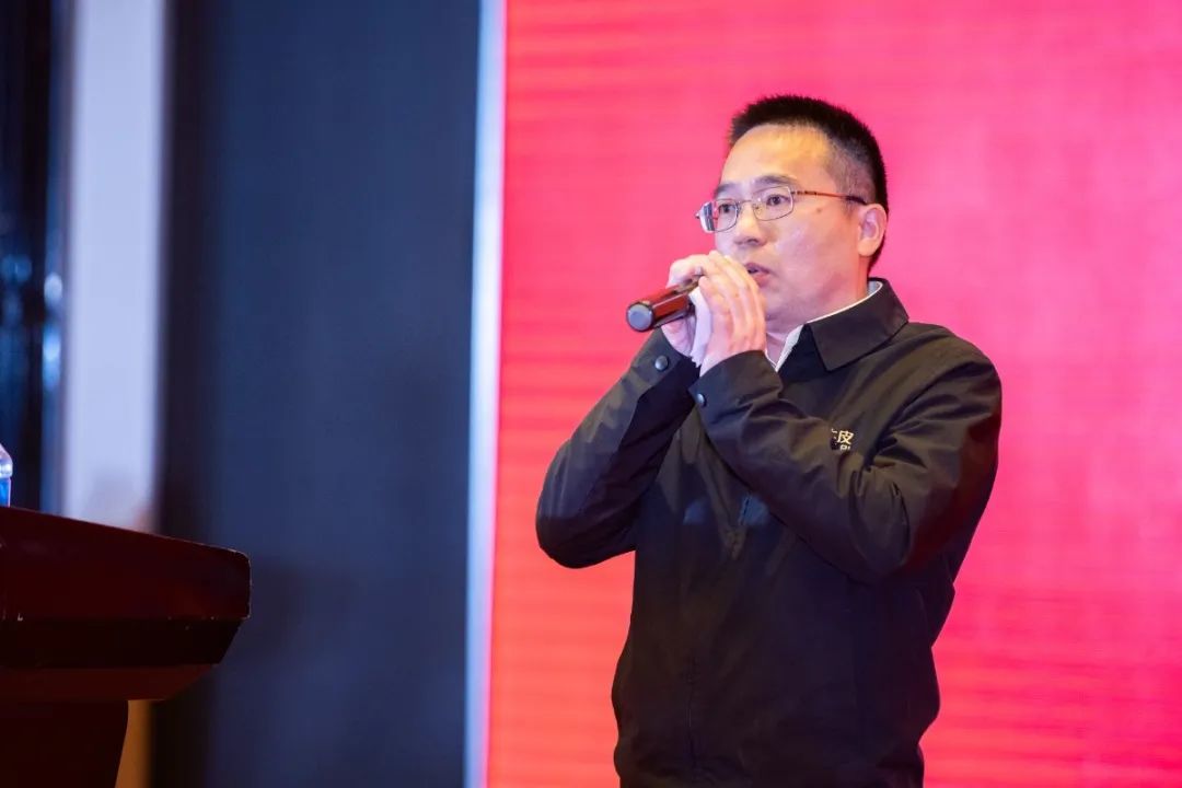 李武权.jpg 图片关键词